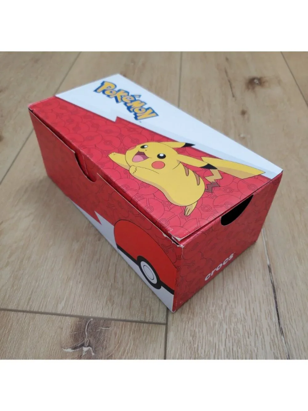 Crocs x Pokemon Pikachu Classic Clog Shoes Size c4 Kids Toddler 4 Glow in Dark